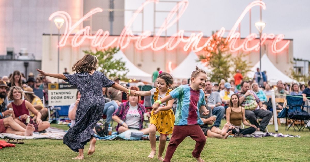 $5K for NWA Changemakers: Nominate a Neighbor for a 2025 Weaver Award